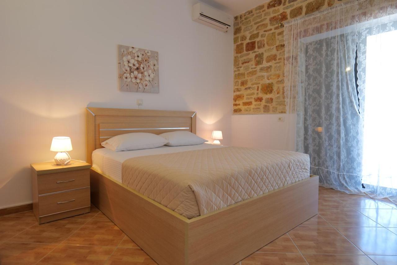 צ'פרו Sunset Villas מראה חיצוני תמונה